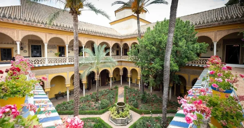 Visita guiada al Palacio de las Dueñas y la Casa de Pilatos