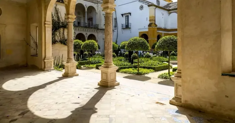 Visita guiada por casas palacio y jardines señoriales