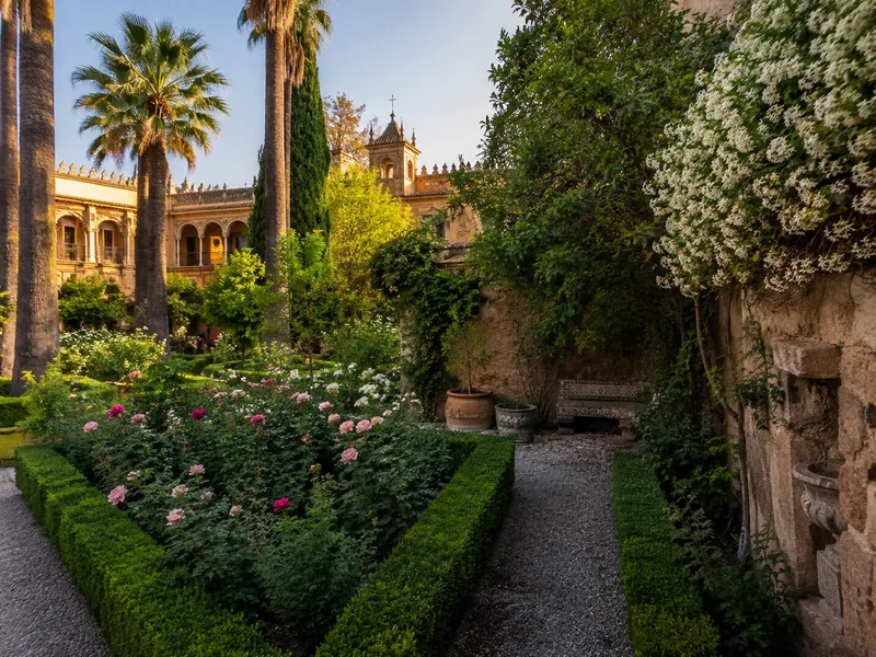 Los jardines del palacio donde crece el limonero